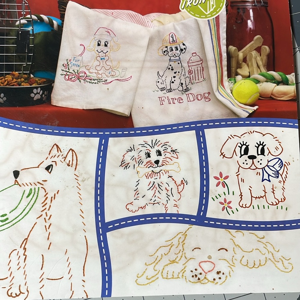 Aunt Martha's Embroidery Patterns booklet, Playful Puppies #409
